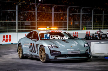 2024-07-20 - Safety car during the 2024 Hankook London ePrix, 10th meeting of the 2023-24 ABB FIA Formula E World Championship, on the ExCeL London from June 18 to 21, 2024 in London, United Kingdom - 2024 FORMULA E LONDON EPRIX - FORMULA E - MOTORS