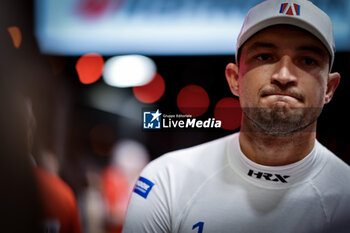 2024-07-20 - DENNIS Jake (gbr), Andretti Global, Porsche 99X Electric, portrait during the 2024 Hankook London ePrix, 10th meeting of the 2023-24 ABB FIA Formula E World Championship, on the ExCeL London from June 18 to 21, 2024 in London, United Kingdom - 2024 FORMULA E LONDON EPRIX - FORMULA E - MOTORS