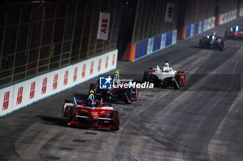 2024-07-20 - 22 ROWLAND Oliver (gbr), Nissan Formula E Team, Nissan e-4ORCE 04, action during the 2024 Hankook London ePrix, 10th meeting of the 2023-24 ABB FIA Formula E World Championship, on the ExCeL London from June 18 to 21, 2024 in London, United Kingdom - 2024 FORMULA E LONDON EPRIX - FORMULA E - MOTORS