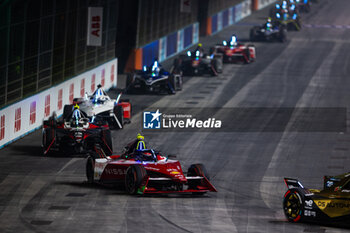 2024-07-20 - 22 ROWLAND Oliver (gbr), Nissan Formula E Team, Nissan e-4ORCE 04, action during the 2024 Hankook London ePrix, 10th meeting of the 2023-24 ABB FIA Formula E World Championship, on the ExCeL London from June 18 to 21, 2024 in London, United Kingdom - 2024 FORMULA E LONDON EPRIX - FORMULA E - MOTORS