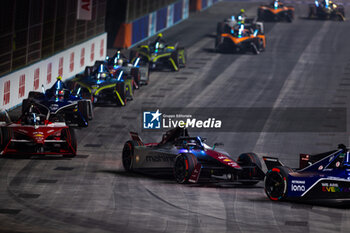 2024-07-20 - 21 DE VRIES Nyck (nld), Mahindra Racing, Mahindra M9Electro, action during the 2024 Hankook London ePrix, 10th meeting of the 2023-24 ABB FIA Formula E World Championship, on the ExCeL London from June 18 to 21, 2024 in London, United Kingdom - 2024 FORMULA E LONDON EPRIX - FORMULA E - MOTORS