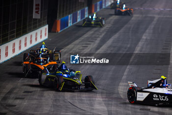 2024-07-20 - 11 DI GRASSI Lucas (bra), ABT CUPRA Formula E Team, Mahindra M9Electro, action during the 2024 Hankook London ePrix, 10th meeting of the 2023-24 ABB FIA Formula E World Championship, on the ExCeL London from June 18 to 21, 2024 in London, United Kingdom - 2024 FORMULA E LONDON EPRIX - FORMULA E - MOTORS