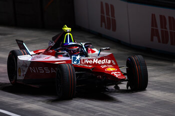 2024-07-20 - 22 ROWLAND Oliver (gbr), Nissan Formula E Team, Nissan e-4ORCE 04, action during the 2024 Hankook London ePrix, 10th meeting of the 2023-24 ABB FIA Formula E World Championship, on the ExCeL London from June 18 to 21, 2024 in London, United Kingdom - 2024 FORMULA E LONDON EPRIX - FORMULA E - MOTORS