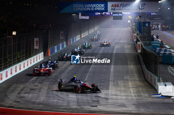 2024-07-20 - 21 DE VRIES Nyck (nld), Mahindra Racing, Mahindra M9Electro, action during the 2024 Hankook London ePrix, 10th meeting of the 2023-24 ABB FIA Formula E World Championship, on the ExCeL London from June 18 to 21, 2024 in London, United Kingdom - 2024 FORMULA E LONDON EPRIX - FORMULA E - MOTORS