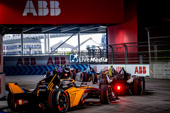 2024-07-20 - 37 CASSIDY Nick (nzl), Jaguar TCS Racing, Jaguar I-Type 6, action during the 2024 Hankook London ePrix, 10th meeting of the 2023-24 ABB FIA Formula E World Championship, on the ExCeL London from June 18 to 21, 2024 in London, United Kingdom - 2024 FORMULA E LONDON EPRIX - FORMULA E - MOTORS