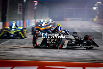 2024-07-20 - 37 CASSIDY Nick (nzl), Jaguar TCS Racing, Jaguar I-Type 6, action during the 2024 Hankook London ePrix, 10th meeting of the 2023-24 ABB FIA Formula E World Championship, on the ExCeL London from June 18 to 21, 2024 in London, United Kingdom - 2024 FORMULA E LONDON EPRIX - FORMULA E - MOTORS