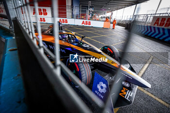 2024-07-21 - 08 BIRD Sam (gbr), NEOM McLaren Formula E Team, Nissan e-4ORCE 04, action during the 2024 Hankook London ePrix, 10th meeting of the 2023-24 ABB FIA Formula E World Championship, on the ExCeL London from June 18 to 21, 2024 in London, United Kingdom - 2024 FORMULA E LONDON EPRIX - FORMULA E - MOTORS