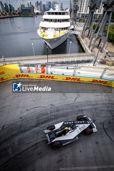 2024-07-21 - 37 CASSIDY Nick (nzl), Jaguar TCS Racing, Jaguar I-Type 6, action during the 2024 Hankook London ePrix, 10th meeting of the 2023-24 ABB FIA Formula E World Championship, on the ExCeL London from June 18 to 21, 2024 in London, United Kingdom - 2024 FORMULA E LONDON EPRIX - FORMULA E - MOTORS