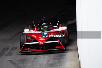 2024-07-21 - 23 FENESTRAZ Sacha (fra), Nissan Formula E Team, Nissan e-4ORCE 04, action during the 2024 Hankook London ePrix, 10th meeting of the 2023-24 ABB FIA Formula E World Championship, on the ExCeL London from June 18 to 21, 2024 in London, United Kingdom - 2024 FORMULA E LONDON EPRIX - FORMULA E - MOTORS