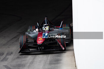 2024-07-21 - 48 MORTARA Edoardo (swi), Mahindra Racing, Mahindra M9Electro, action during the 2024 Hankook London ePrix, 10th meeting of the 2023-24 ABB FIA Formula E World Championship, on the ExCeL London from June 18 to 21, 2024 in London, United Kingdom - 2024 FORMULA E LONDON EPRIX - FORMULA E - MOTORS