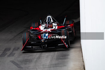 2024-07-21 - 94 WEHRLEIN Pascal (ger), TAG HEUER Porsche Formula E Team, Porsche 99X Electric, action during the 2024 Hankook London ePrix, 10th meeting of the 2023-24 ABB FIA Formula E World Championship, on the ExCeL London from June 18 to 21, 2024 in London, United Kingdom - 2024 FORMULA E LONDON EPRIX - FORMULA E - MOTORS