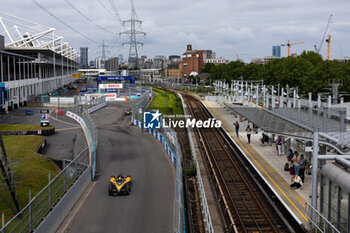 2024-07-21 - 08 BIRD Sam (gbr), NEOM McLaren Formula E Team, Nissan e-4ORCE 04, action during the 2024 Hankook London ePrix, 10th meeting of the 2023-24 ABB FIA Formula E World Championship, on the ExCeL London from June 18 to 21, 2024 in London, United Kingdom - 2024 FORMULA E LONDON EPRIX - FORMULA E - MOTORS