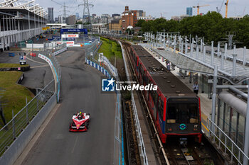 2024-07-21 - 22 ROWLAND Oliver (gbr), Nissan Formula E Team, Nissan e-4ORCE 04, action during the 2024 Hankook London ePrix, 10th meeting of the 2023-24 ABB FIA Formula E World Championship, on the ExCeL London from June 18 to 21, 2024 in London, United Kingdom - 2024 FORMULA E LONDON EPRIX - FORMULA E - MOTORS