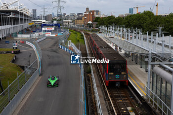 2024-07-21 - 16 BUEMI Sébastien (swi), Envision Racing, Jaguar I-Type 6, action during the 2024 Hankook London ePrix, 10th meeting of the 2023-24 ABB FIA Formula E World Championship, on the ExCeL London from June 18 to 21, 2024 in London, United Kingdom - 2024 FORMULA E LONDON EPRIX - FORMULA E - MOTORS