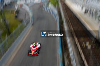 2024-07-21 - 22 ROWLAND Oliver (gbr), Nissan Formula E Team, Nissan e-4ORCE 04, action during the 2024 Hankook London ePrix, 10th meeting of the 2023-24 ABB FIA Formula E World Championship, on the ExCeL London from June 18 to 21, 2024 in London, United Kingdom - 2024 FORMULA E LONDON EPRIX - FORMULA E - MOTORS