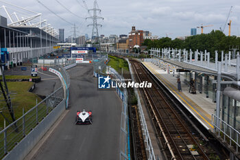 2024-07-21 - 01 DENNIS Jake (gbr), Andretti Global, Porsche 99X Electric, action during the 2024 Hankook London ePrix, 10th meeting of the 2023-24 ABB FIA Formula E World Championship, on the ExCeL London from June 18 to 21, 2024 in London, United Kingdom - 2024 FORMULA E LONDON EPRIX - FORMULA E - MOTORS