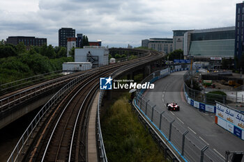 2024-07-21 - 22 ROWLAND Oliver (gbr), Nissan Formula E Team, Nissan e-4ORCE 04, action during the 2024 Hankook London ePrix, 10th meeting of the 2023-24 ABB FIA Formula E World Championship, on the ExCeL London from June 18 to 21, 2024 in London, United Kingdom - 2024 FORMULA E LONDON EPRIX - FORMULA E - MOTORS