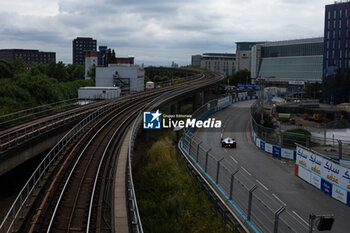 2024-07-21 - 01 DENNIS Jake (gbr), Andretti Global, Porsche 99X Electric, action during the 2024 Hankook London ePrix, 10th meeting of the 2023-24 ABB FIA Formula E World Championship, on the ExCeL London from June 18 to 21, 2024 in London, United Kingdom - 2024 FORMULA E LONDON EPRIX - FORMULA E - MOTORS