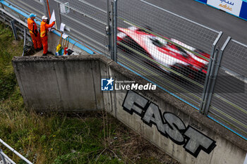 2024-07-21 - 22 ROWLAND Oliver (gbr), Nissan Formula E Team, Nissan e-4ORCE 04, action during the 2024 Hankook London ePrix, 10th meeting of the 2023-24 ABB FIA Formula E World Championship, on the ExCeL London from June 18 to 21, 2024 in London, United Kingdom - 2024 FORMULA E LONDON EPRIX - FORMULA E - MOTORS