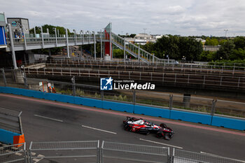 2024-07-21 - 94 WEHRLEIN Pascal (ger), TAG HEUER Porsche Formula E Team, Porsche 99X Electric, action during the 2024 Hankook London ePrix, 10th meeting of the 2023-24 ABB FIA Formula E World Championship, on the ExCeL London from June 18 to 21, 2024 in London, United Kingdom - 2024 FORMULA E LONDON EPRIX - FORMULA E - MOTORS