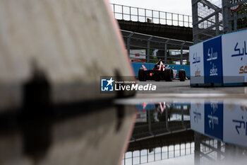 2024-07-21 - 23 FENESTRAZ Sacha (fra), Nissan Formula E Team, Nissan e-4ORCE 04, action during the 2024 Hankook London ePrix, 10th meeting of the 2023-24 ABB FIA Formula E World Championship, on the ExCeL London from June 18 to 21, 2024 in London, United Kingdom - 2024 FORMULA E LONDON EPRIX - FORMULA E - MOTORS