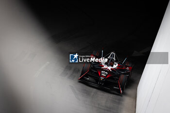 2024-07-21 - 94 WEHRLEIN Pascal (ger), TAG HEUER Porsche Formula E Team, Porsche 99X Electric, action during the 2024 Hankook London ePrix, 10th meeting of the 2023-24 ABB FIA Formula E World Championship, on the ExCeL London from June 18 to 21, 2024 in London, United Kingdom - 2024 FORMULA E LONDON EPRIX - FORMULA E - MOTORS