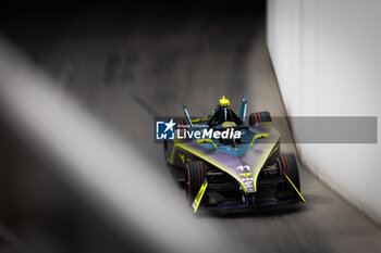 2024-07-21 - 11 DI GRASSI Lucas (bra), ABT CUPRA Formula E Team, Mahindra M9Electro, action during the 2024 Hankook London ePrix, 10th meeting of the 2023-24 ABB FIA Formula E World Championship, on the ExCeL London from June 18 to 21, 2024 in London, United Kingdom - 2024 FORMULA E LONDON EPRIX - FORMULA E - MOTORS