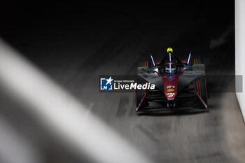 2024-07-21 - 21 DE VRIES Nyck (nld), Mahindra Racing, Mahindra M9Electro, action during the 2024 Hankook London ePrix, 10th meeting of the 2023-24 ABB FIA Formula E World Championship, on the ExCeL London from June 18 to 21, 2024 in London, United Kingdom - 2024 FORMULA E LONDON EPRIX - FORMULA E - MOTORS