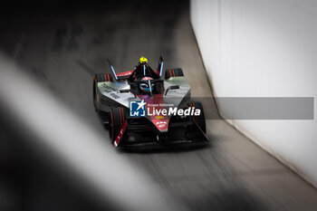 2024-07-21 - 21 DE VRIES Nyck (nld), Mahindra Racing, Mahindra M9Electro, action during the 2024 Hankook London ePrix, 10th meeting of the 2023-24 ABB FIA Formula E World Championship, on the ExCeL London from June 18 to 21, 2024 in London, United Kingdom - 2024 FORMULA E LONDON EPRIX - FORMULA E - MOTORS