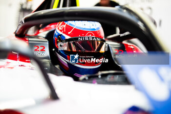 2024-07-21 - ROWLAND Oliver (gbr), Nissan Formula E Team, Nissan e-4ORCE 04, portrait during the 2024 Hankook London ePrix, 10th meeting of the 2023-24 ABB FIA Formula E World Championship, on the ExCeL London from June 18 to 21, 2024 in London, United Kingdom - 2024 FORMULA E LONDON EPRIX - FORMULA E - MOTORS