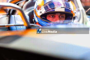 2024-07-21 - HUGHES Jake (gbr), NEOM McLaren Formula E Team, Nissan e-4ORCE 04, portrait during the 2024 Hankook London ePrix, 10th meeting of the 2023-24 ABB FIA Formula E World Championship, on the ExCeL London from June 18 to 21, 2024 in London, United Kingdom - 2024 FORMULA E LONDON EPRIX - FORMULA E - MOTORS