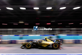 2024-07-21 - 02 VANDOORNE Stoffel (bel), DS Penske, DS E-Tense FE23, action during the 2024 Hankook London ePrix, 10th meeting of the 2023-24 ABB FIA Formula E World Championship, on the ExCeL London from June 18 to 21, 2024 in London, United Kingdom - 2024 FORMULA E LONDON EPRIX - FORMULA E - MOTORS