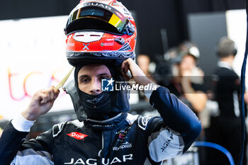 2024-07-21 - EVANS Mitch (nzl), Jaguar TCS Racing, Jaguar I-Type 6, portrait during the 2024 Hankook London ePrix, 10th meeting of the 2023-24 ABB FIA Formula E World Championship, on the ExCeL London from June 18 to 21, 2024 in London, United Kingdom - 2024 FORMULA E LONDON EPRIX - FORMULA E - MOTORS