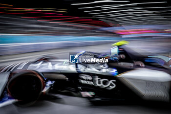 2024-07-21 - 37 CASSIDY Nick (nzl), Jaguar TCS Racing, Jaguar I-Type 6, action during the 2024 Hankook London ePrix, 10th meeting of the 2023-24 ABB FIA Formula E World Championship, on the ExCeL London from June 18 to 21, 2024 in London, United Kingdom - 2024 FORMULA E LONDON EPRIX - FORMULA E - MOTORS