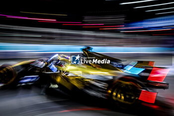 2024-07-21 - VERGNE Jean-Eric (fra), DS Penske, DS E-Tense FE23, portrait during the 2024 Hankook London ePrix, 10th meeting of the 2023-24 ABB FIA Formula E World Championship, on the ExCeL London from June 18 to 21, 2024 in London, United Kingdom - 2024 FORMULA E LONDON EPRIX - FORMULA E - MOTORS