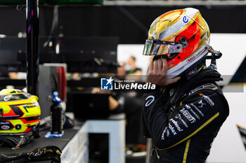 2024-07-21 - VERGNE Jean-Eric (fra), DS Penske, DS E-Tense FE23, portrait during the 2024 Hankook London ePrix, 10th meeting of the 2023-24 ABB FIA Formula E World Championship, on the ExCeL London from June 18 to 21, 2024 in London, United Kingdom - 2024 FORMULA E LONDON EPRIX - FORMULA E - MOTORS