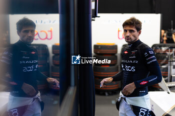 2024-07-21 - EVANS Mitch (nzl), Jaguar TCS Racing, Jaguar I-Type 6, portrait during the 2024 Hankook London ePrix, 10th meeting of the 2023-24 ABB FIA Formula E World Championship, on the ExCeL London from June 18 to 21, 2024 in London, United Kingdom - 2024 FORMULA E LONDON EPRIX - FORMULA E - MOTORS