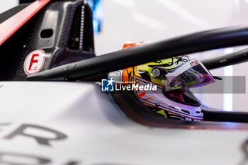 2024-07-21 - MORTARA Edoardo (swi), Mahindra Racing, Mahindra M9Electro, portrait during the 2024 Hankook London ePrix, 10th meeting of the 2023-24 ABB FIA Formula E World Championship, on the ExCeL London from June 18 to 21, 2024 in London, United Kingdom - 2024 FORMULA E LONDON EPRIX - FORMULA E - MOTORS