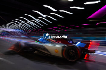 2024-07-21 - 48 MORTARA Edoardo (swi), Mahindra Racing, Mahindra M9Electro, action during the 2024 Hankook London ePrix, 10th meeting of the 2023-24 ABB FIA Formula E World Championship, on the ExCeL London from June 18 to 21, 2024 in London, United Kingdom - 2024 FORMULA E LONDON EPRIX - FORMULA E - MOTORS