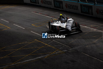 2024-07-21 - 37 CASSIDY Nick (nzl), Jaguar TCS Racing, Jaguar I-Type 6, action during the 2024 Hankook London ePrix, 10th meeting of the 2023-24 ABB FIA Formula E World Championship, on the ExCeL London from June 18 to 21, 2024 in London, United Kingdom - 2024 FORMULA E LONDON EPRIX - FORMULA E - MOTORS