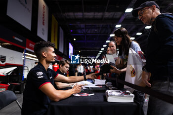 2024-07-21 - WEHRLEIN Pascal (ger), TAG HEUER Porsche Formula E Team, Porsche 99X Electric, portrait during the 2024 Hankook London ePrix, 10th meeting of the 2023-24 ABB FIA Formula E World Championship, on the ExCeL London from June 18 to 21, 2024 in London, United Kingdom - 2024 FORMULA E LONDON EPRIX - FORMULA E - MOTORS