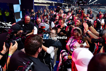 2024-07-21 - WEHRLEIN Pascal (ger), TAG HEUER Porsche Formula E Team, Porsche 99X Electric, world champion during the 2024 Hankook London ePrix, 10th meeting of the 2023-24 ABB FIA Formula E World Championship, on the ExCeL London from June 18 to 21, 2024 in London, United Kingdom - 2024 FORMULA E LONDON EPRIX - FORMULA E - MOTORS