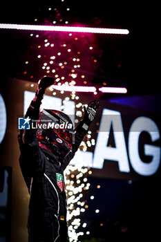 2024-07-21 - WEHRLEIN Pascal (ger), TAG HEUER Porsche Formula E Team, Porsche 99X Electric, portrait podium, celebration portrait during the 2024 Hankook London ePrix, 10th meeting of the 2023-24 ABB FIA Formula E World Championship, on the ExCeL London from June 18 to 21, 2024 in London, United Kingdom - 2024 FORMULA E LONDON EPRIX - FORMULA E - MOTORS