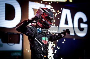 2024-07-21 - WEHRLEIN Pascal (ger), TAG HEUER Porsche Formula E Team, Porsche 99X Electric, portrait podium, celebration portrait during the 2024 Hankook London ePrix, 10th meeting of the 2023-24 ABB FIA Formula E World Championship, on the ExCeL London from June 18 to 21, 2024 in London, United Kingdom - 2024 FORMULA E LONDON EPRIX - FORMULA E - MOTORS