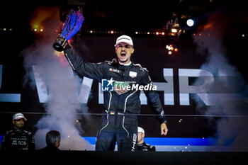 2024-07-21 - WEHRLEIN Pascal (ger), TAG HEUER Porsche Formula E Team, Porsche 99X Electric, portrait podium, celebration portrait during the 2024 Hankook London ePrix, 10th meeting of the 2023-24 ABB FIA Formula E World Championship, on the ExCeL London from June 18 to 21, 2024 in London, United Kingdom - 2024 FORMULA E LONDON EPRIX - FORMULA E - MOTORS