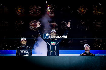 2024-07-21 - WEHRLEIN Pascal (ger), TAG HEUER Porsche Formula E Team, Porsche 99X Electric, portrait podium, celebration portrait during the 2024 Hankook London ePrix, 10th meeting of the 2023-24 ABB FIA Formula E World Championship, on the ExCeL London from June 18 to 21, 2024 in London, United Kingdom - 2024 FORMULA E LONDON EPRIX - FORMULA E - MOTORS