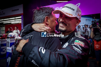 2024-07-21 - WEHRLEIN Pascal (ger), TAG HEUER Porsche Formula E Team, Porsche 99X Electric, portrait podium, celebration portrait during the 2024 Hankook London ePrix, 10th meeting of the 2023-24 ABB FIA Formula E World Championship, on the ExCeL London from June 18 to 21, 2024 in London, United Kingdom - 2024 FORMULA E LONDON EPRIX - FORMULA E - MOTORS