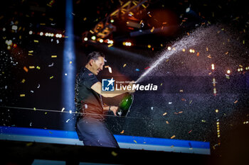 2024-07-21 - BARCLAY James, Panasonic Jaguar Racing Team Director, portrait podium, celebration portrait during the 2024 Hankook London ePrix, 10th meeting of the 2023-24 ABB FIA Formula E World Championship, on the ExCeL London from June 18 to 21, 2024 in London, United Kingdom - 2024 FORMULA E LONDON EPRIX - FORMULA E - MOTORS