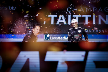 2024-07-21 - WEHRLEIN Pascal (ger), TAG HEUER Porsche Formula E Team, Porsche 99X Electric, portrait, BARCLAY James, Panasonic Jaguar Racing Team Director, portrait podium, celebration portrait during the 2024 Hankook London ePrix, 10th meeting of the 2023-24 ABB FIA Formula E World Championship, on the ExCeL London from June 18 to 21, 2024 in London, United Kingdom - 2024 FORMULA E LONDON EPRIX - FORMULA E - MOTORS