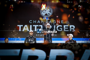 2024-07-21 - EVANS Mitch (nzl), Jaguar TCS Racing, Jaguar I-Type 6, portrait, WEHRLEIN Pascal (ger), TAG HEUER Porsche Formula E Team, Porsche 99X Electric, portrait, CASSIDY Nick (nzl), Jaguar TCS Racing, Jaguar I-Type 6, portrait podium, celebration portrait during the 2024 Hankook London ePrix, 10th meeting of the 2023-24 ABB FIA Formula E World Championship, on the ExCeL London from June 18 to 21, 2024 in London, United Kingdom - 2024 FORMULA E LONDON EPRIX - FORMULA E - MOTORS